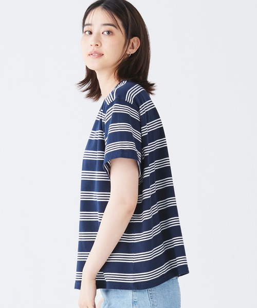 L.L.Bean(エルエルビーン)の「サタデーTシャツ、クルーネック ストライプ 半袖 米国フィット・レギュラー(Tシャツ/カットソー・レディース・マルチ/ブルーグリーン/ネイビー×ホワイト/ベージュ系その他・SMALL/MEDIUM/LARGE/X-SMALL)」の12枚目の写真
