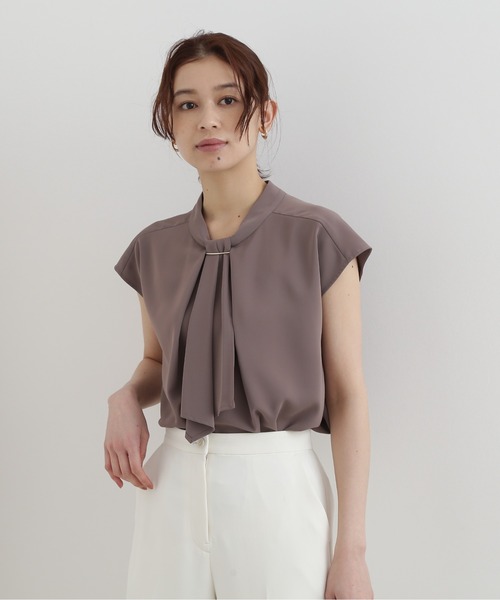 NATURAL BEAUTY BASIC（ナチュラルビューティーベーシック）の「メタルポイントボウタイブラウス（シャツ/ブラウス・レディース・チャコールグレー/ブルー/グレイッシュベージュ/グレー系その他5・SMALL/MEDIUM）」の17枚目の写真