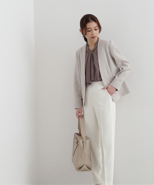 NATURAL BEAUTY BASIC（ナチュラルビューティーベーシック）の「メタルポイントボウタイブラウス（シャツ/ブラウス・レディース・チャコールグレー/ブルー/グレイッシュベージュ/グレー系その他5・SMALL/MEDIUM）」の14枚目の写真