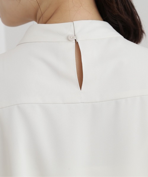 NATURAL BEAUTY BASIC（ナチュラルビューティーベーシック）の「メタルポイントボウタイブラウス（シャツ/ブラウス・レディース・チャコールグレー/ブルー/グレイッシュベージュ/グレー系その他5・SMALL/MEDIUM）」の19枚目の写真