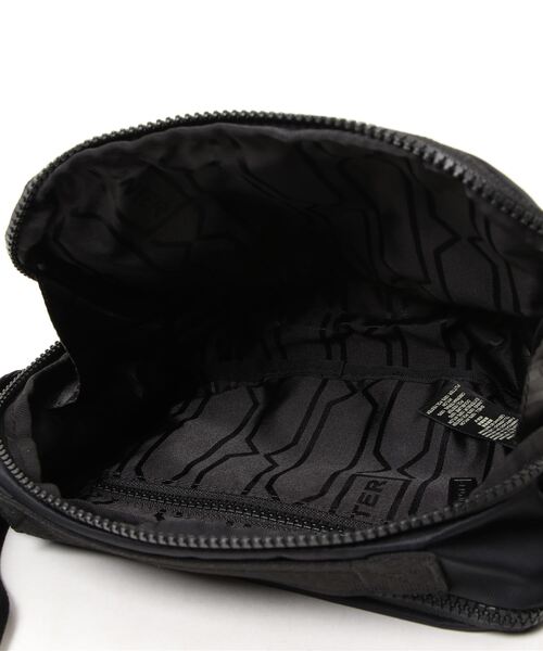 HUNTER（ハンター）の「NYLON THREE-WAY TOPCLIP XBODY（ボディバッグ/ウエストポーチ・レディース・ブラック/ネイビー/ダークオリーブ/ピンク・FREE）」の12枚目の写真