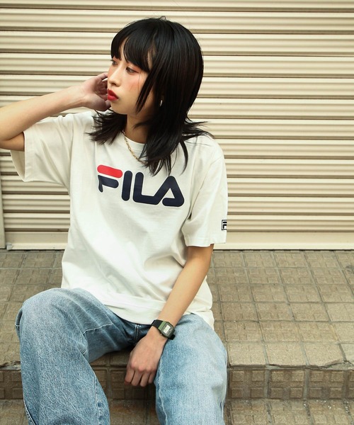 FILA(フィラ)の「【FILA】 ロゴ プリント / 刺繍 レギュラーシルエット ハーフスリーブ 綿100 Tシャツ(Tシャツ/カットソー・レディース・ネイビー系3/サックスブルー系1/ホワイト系5/ブラック系1/グレー系/カーキ系/カーキ系2/ライトグリーン系1/オフホワイト/ライトグリーン/ホワイト×ブルー/ブラック×ホワイト/ホワイト系2/サックスブルー系/ホワイト系4/ブラック系3/グレー系2/ライトグリーン系/ピンク/ホワイト×レッド/ホワイト系1/ネイビー系2/ネイビー系4/ピンク系/ブラック系/ブラック系2/グレー系1/カーキ系1/カーキ系3/ネイビー系/サックスブルー/ブルーグレー/ホワイト×ブラック/ホワイト系/ホワイト系3/ネイビー系1/ホワイト系その他/ホワイト系その他3/ホワイト系6/ブラック系4/カーキ系4/ホワイト系その他4/ホワイト×ネイビー/ピンク系1/ホワイト系7/ホワイト系8/ホワイト系9/サックスブルー系2/ピンク系2/サックスブルー系3/ピンク系3/ネイビー系5/ホワイト系その他5/ホワイト系その他6/ブラック系5/ブラック系6/ネイビー系6/ホワイト系その他2/Off White/ネイビー系7/グレー系3/ブラック系7/ホワイト系その他7・X-LARGE/LARGE/MEDIUM)」の17枚目の写真