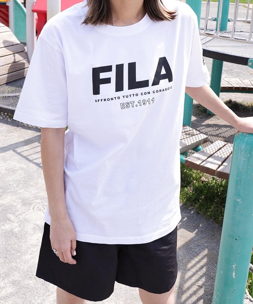 FILA(フィラ)の「【FILA】 ロゴ プリント / 刺繍 レギュラーシルエット ハーフスリーブ 綿100 Tシャツ(Tシャツ/カットソー・レディース・ネイビー系3/サックスブルー系1/ホワイト系5/ブラック系1/グレー系/カーキ系/カーキ系2/ライトグリーン系1/オフホワイト/ライトグリーン/ホワイト×ブルー/ブラック×ホワイト/ホワイト系2/サックスブルー系/ホワイト系4/ブラック系3/グレー系2/ライトグリーン系/ピンク/ホワイト×レッド/ホワイト系1/ネイビー系2/ネイビー系4/ピンク系/ブラック系/ブラック系2/グレー系1/カーキ系1/カーキ系3/ネイビー系/サックスブルー/ブルーグレー/ホワイト×ブラック/ホワイト系/ホワイト系3/ネイビー系1/ホワイト系その他/ホワイト系その他3/ホワイト系6/ブラック系4/カーキ系4/ホワイト系その他4/ホワイト×ネイビー/ピンク系1/ホワイト系7/ホワイト系8/ホワイト系9/サックスブルー系2/ピンク系2/サックスブルー系3/ピンク系3/ネイビー系5/ホワイト系その他5/ホワイト系その他6/ブラック系5/ブラック系6/ネイビー系6/ホワイト系その他2/Off White/ネイビー系7/グレー系3/ブラック系7/ホワイト系その他7・X-LARGE/LARGE/MEDIUM)」の22枚目の写真