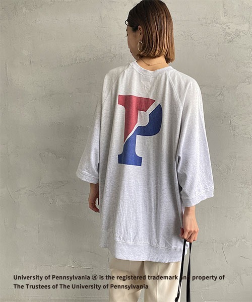 JEANS FACTORY Clothes（ジーンズファクトリークローズ）の「[Jeans Factory Clothes/ジーンズファクトリークローズ] 日焼け加工 カレッジロゴプリント ショートスリーブスウェット（スウェット・レディース・レッド/ネイビー/グレー系1/グレー系2・L/M）」の3枚目の写真