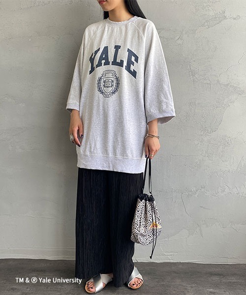 JEANS FACTORY Clothes（ジーンズファクトリークローズ）の「[Jeans Factory Clothes/ジーンズファクトリークローズ] 日焼け加工 カレッジロゴプリント ショートスリーブスウェット（スウェット・レディース・レッド/ネイビー/グレー系1/グレー系2・L/M）」の6枚目の写真
