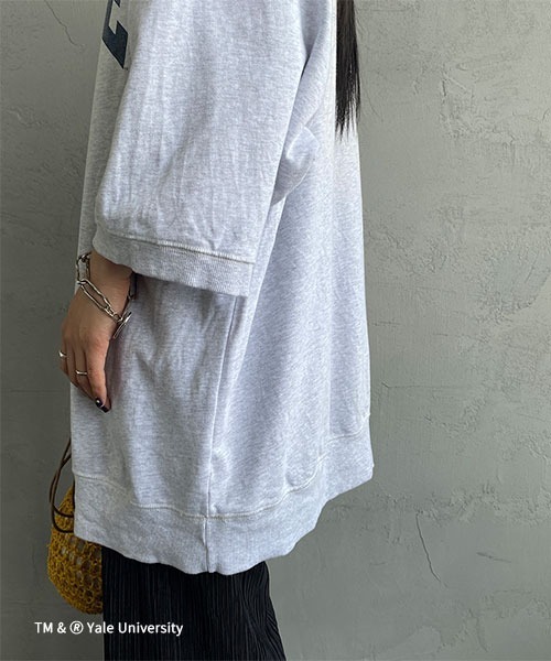 JEANS FACTORY Clothes（ジーンズファクトリークローズ）の「[Jeans Factory Clothes/ジーンズファクトリークローズ] 日焼け加工 カレッジロゴプリント ショートスリーブスウェット（スウェット・レディース・レッド/ネイビー/グレー系1/グレー系2・L/M）」の7枚目の写真