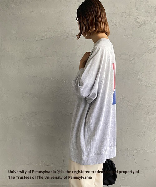 JEANS FACTORY Clothes（ジーンズファクトリークローズ）の「[Jeans Factory Clothes/ジーンズファクトリークローズ] 日焼け加工 カレッジロゴプリント ショートスリーブスウェット（スウェット・レディース・レッド/ネイビー/グレー系1/グレー系2・L/M）」の18枚目の写真