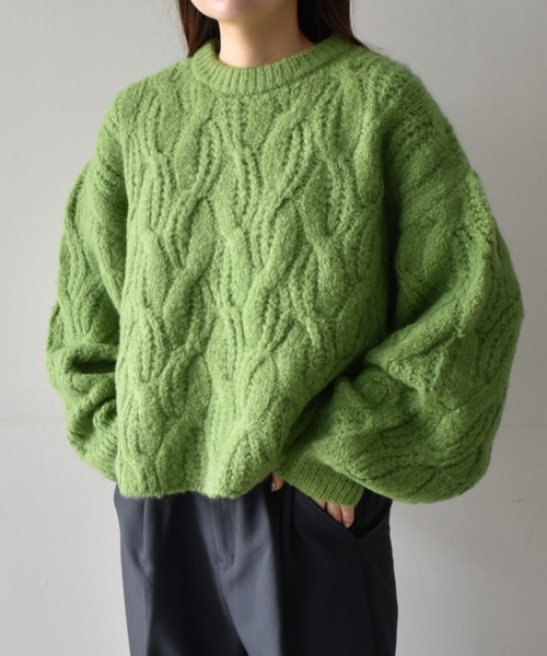 RANAN（ラナン）の「ふんわりタッチクロップド丈ケーブルニット（ニット/セーター・レディース・ブルー/アイボリー/マスタード/チャコール/グリーン/ピンク系1・LL/M/L）」の3枚目の写真