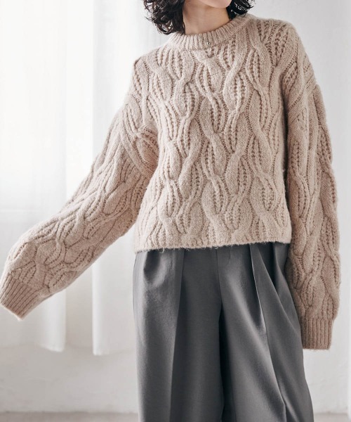 RANAN（ラナン）の「ふんわりタッチクロップド丈ケーブルニット（ニット/セーター・レディース・ブルー/アイボリー/マスタード/チャコール/グリーン/ピンク系1・LL/M/L）」の13枚目の写真