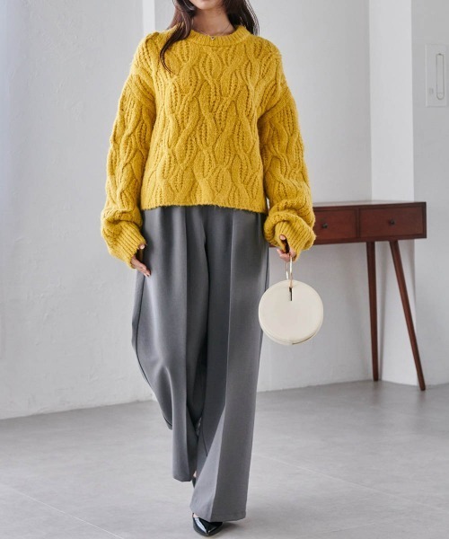 RANAN（ラナン）の「ふんわりタッチクロップド丈ケーブルニット（ニット/セーター・レディース・ブルー/アイボリー/マスタード/チャコール/グリーン/ピンク系1・LL/M/L）」の21枚目の写真