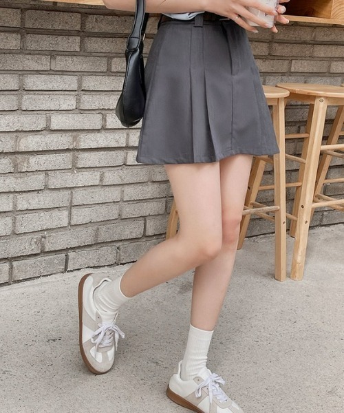 SONA（ソナ）の「SONYUNARA [SET]プリーツミニスカート+ベルト（スカート・レディース・チャコールグレー/ブラック/ベージュ・SMALL/MEDIUM）」の8枚目の写真