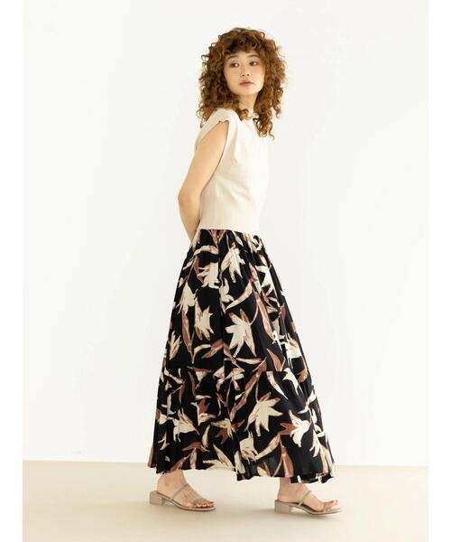 koe（コエ）の「レーヨンビックフラワープリントギャザースカート（スカート・レディース・ブラック/ピンク/ブルー・FREE）」の7枚目の写真