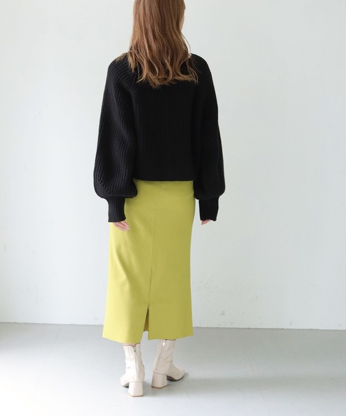 HER CLOSET（ハークローゼット）の「【shemoshelly】WEB限定バルキーニットVネックショートカーディガン（カーディガン/ボレロ・レディース・ブラック/ブラウン/イエロー/ライトベージュ・M）」の9枚目の写真