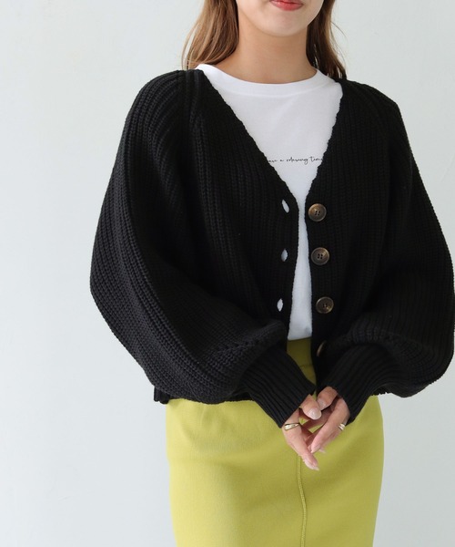 HER CLOSET（ハークローゼット）の「【shemoshelly】WEB限定バルキーニットVネックショートカーディガン（カーディガン/ボレロ・レディース・ブラック/ブラウン/イエロー/ライトベージュ・M）」の12枚目の写真