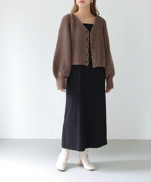 HER CLOSET（ハークローゼット）の「【shemoshelly】WEB限定バルキーニットVネックショートカーディガン（カーディガン/ボレロ・レディース・ブラック/ブラウン/イエロー/ライトベージュ・M）」の22枚目の写真