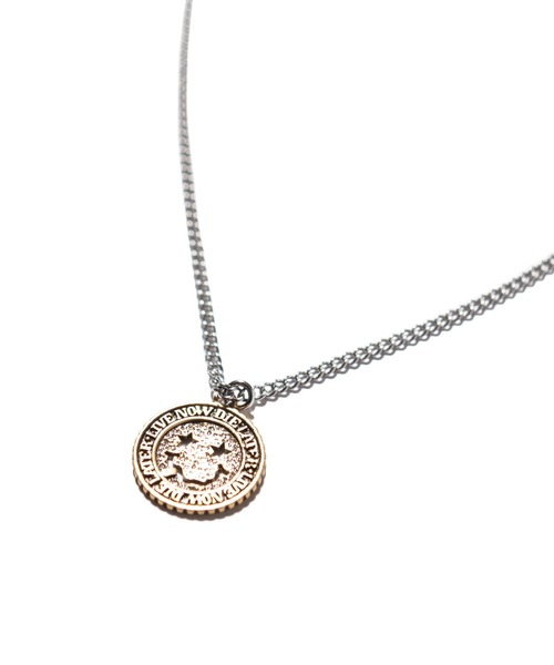 glamb(グラム)の「Smoke Beats Coin Necklace / スモークビーツコインネックレス(ネックレス・メンズ・シルバー/ゴールド・FREE)」の5枚目の写真