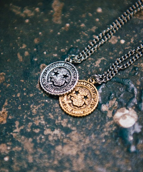 glamb(グラム)の「Smoke Beats Coin Necklace / スモークビーツコインネックレス(ネックレス・メンズ・シルバー/ゴールド・FREE)」の12枚目の写真