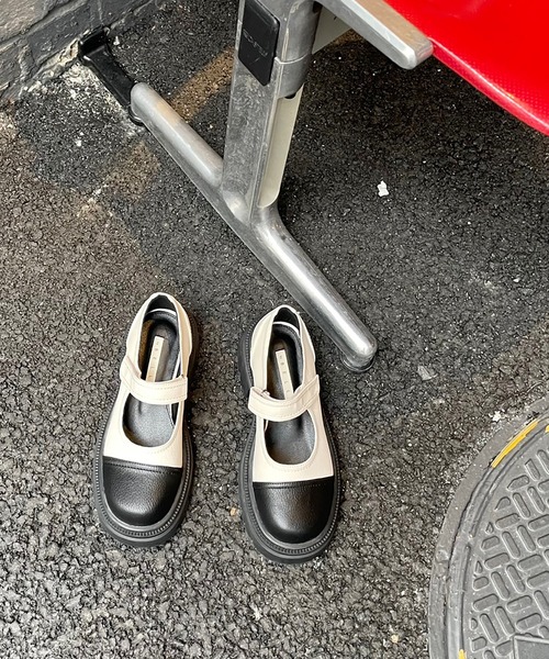 by muni:r（バイ ムニール）の「厚底メリージェーンストラップローファー（ローファー・レディース・ブラック/アイボリー・23.5cm/24.5cm/23.0cm/24.0cm/25.0cm）」の16枚目の写真