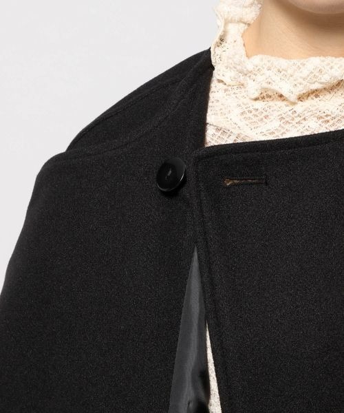 mysty woman（ミスティウーマン）の「ストール付きポンチョコート 297041（ポンチョ・レディース・ブラック/モカ/グリーン/アイボリー・FREE）」の20枚目の写真