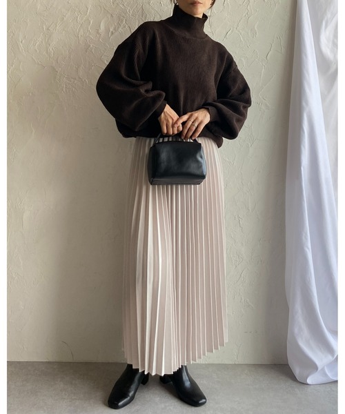 She's Closet(シーズクローゼット)の「ハイネック長袖ボリュームスリーブショート丈リブニットプルオーバー(ニット/セーター・レディース・アイボリー/ブラック/ベージュ/レッド/ブラウン・FREE)」の20枚目の写真