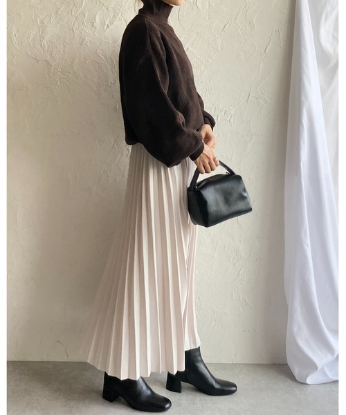 She's Closet(シーズクローゼット)の「ハイネック長袖ボリュームスリーブショート丈リブニットプルオーバー(ニット/セーター・レディース・アイボリー/ブラック/ベージュ/レッド/ブラウン・FREE)」の22枚目の写真