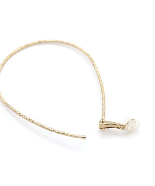 colleca la（コレカラ）の「梨地ドロップフープイヤリング（イヤリング・レディース・シルバー/ゴールド・FREE）」の3枚目の写真