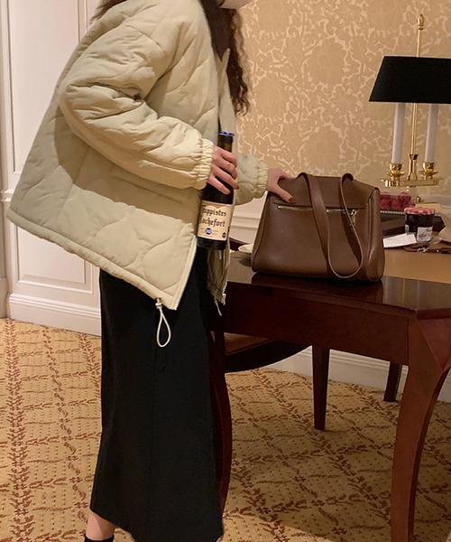 Doula Doula(ドゥーラドゥーラ)の「キルティング襟付きブルゾンジャケット(ブルゾン・レディース・ブラック/オフホワイト/カーキ/モカ・M/L)」の18枚目の写真
