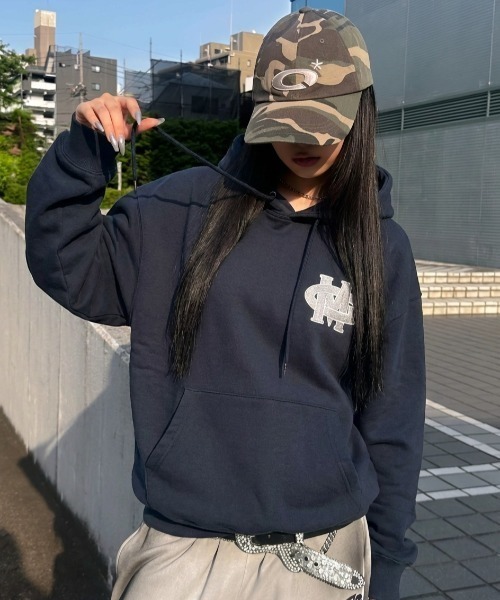 MAHAGRID(マハグリッド)の「『mahagrid/マハグリッド』CROSS LOGO HOODIE/クロスロゴ プルオーバーパーカー(パーカー・レディース・ネイビー/ブラック/グレー・M/L/XL/S)」の12枚目の写真
