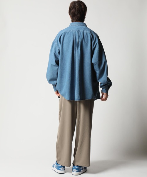 ARCADE（アーケード）の「ビッグシルエット オーバーサイズ デニムシャツ（シャツ/ブラウス・メンズ・ブルー/インディゴブルー/ライトブルー・M/L）」の8枚目の写真