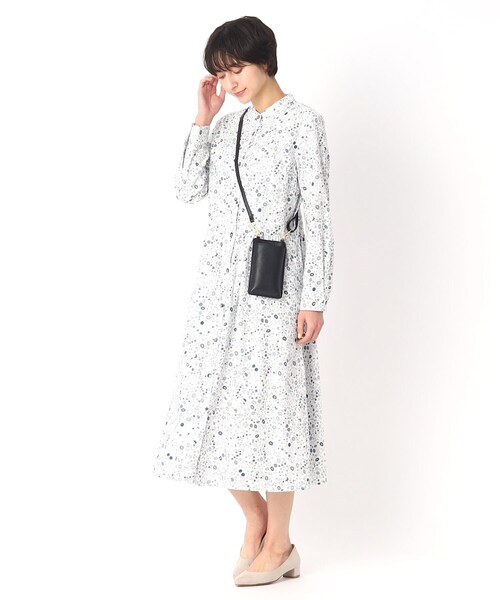 LAURA ASHLEY(ローラアシュレイ)の「レザースマホショルダー(ショルダーバッグ・レディース・ブラック/ベビーピンク/グレー・00)」の16枚目の写真