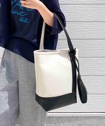 Q | ワンハンドルバッグ(ハンドバッグ)