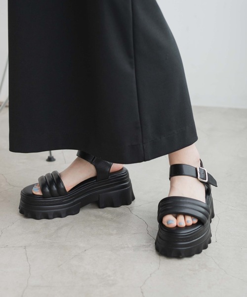 WEGO（ウィゴー）の「WEGO/ボリュームパデッドサンダル（サンダル・レディース・ホワイト/ブラック・MEDIUM/LARGE）」の2枚目の写真