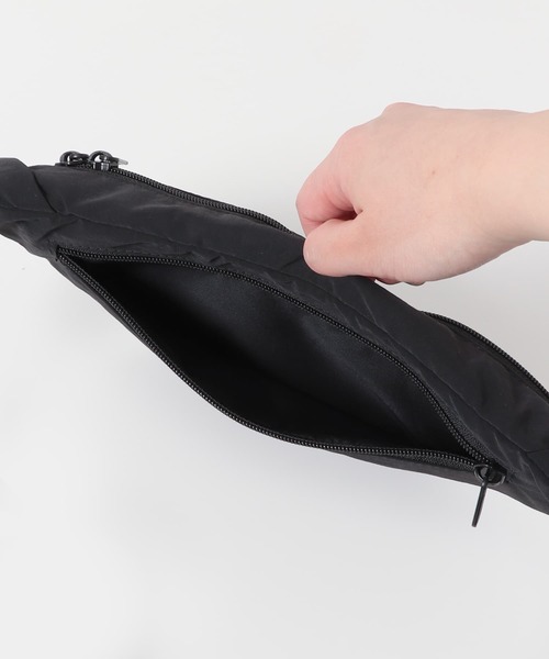 URBAN RESEARCH DOORS（アーバンリサーチドアーズ）の「ウォッシャブルボディーバッグ（ショルダーバッグ・レディース・ベージュ/ブラック・-）」の9枚目の写真