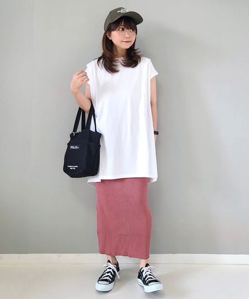 Riberry（リベリー）の「タックAラインTシャツ（Tシャツ/カットソー・レディース・チャコールグレー/オフホワイト/ブラック・FREE）」の5枚目の写真