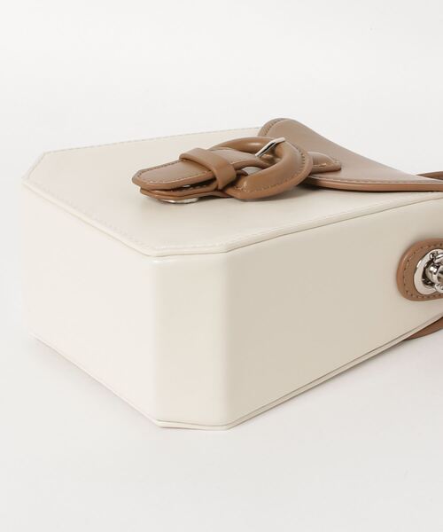 Olu.（オルドット）の「スクエアレトロコンパクトバッグ（ショルダーバッグ・レディース・ブラウン系その他・FREE）」の9枚目の写真