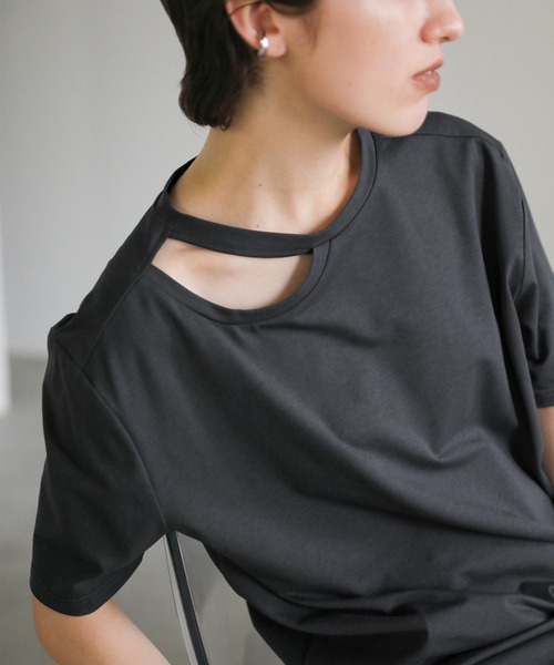 select MOCA（セレクトモカ）の「ネックストラップTシャツ（Tシャツ/カットソー・レディース・ホワイト/ライトオリーブ/スミクロ/ブラック・FREE）」の9枚目の写真