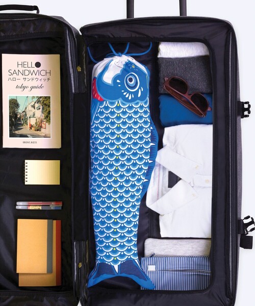 bpr BEAMS（ビーピーアール ビームス ）の「DOIY / "Koinobori" Laundry Bag（ランドリーグッズ・メンズ・ブルー/レッド・ONE SIZE）」の7枚目の写真