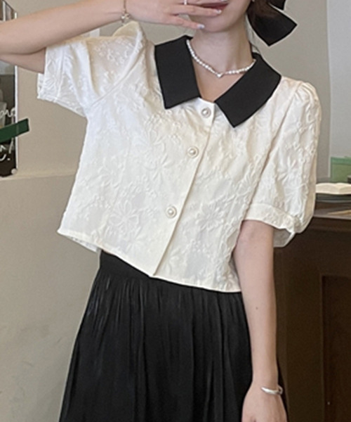 DAY CLOSET（デイ クローゼット）の「レディース 半袖パフスリステンカラーエンボス加工ブラウス（シャツ/ブラウス・レディース・アイボリー/ブルー/ホワイト/ブラック・M）」の5枚目の写真