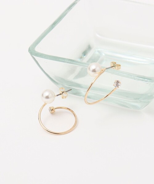 NOLLEY’S Sophi(ノーリーズソフィ)の「ポイントパールストーンループピアス(ピアス(両耳用)・レディース・ゴールド・FREE)」の1枚目の写真