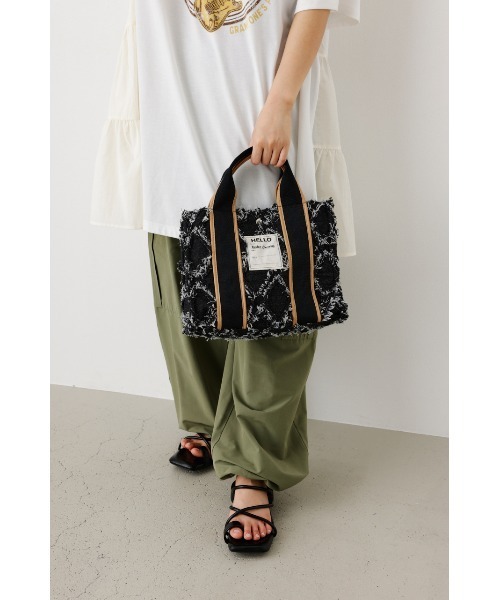 RODEO CROWNS WIDE BOWL(ロデオクラウンズワイドボウル)の「パッチワーク DENIM TOTE(トートバッグ・レディース・ブラック/ブルー・FREE)」の8枚目の写真