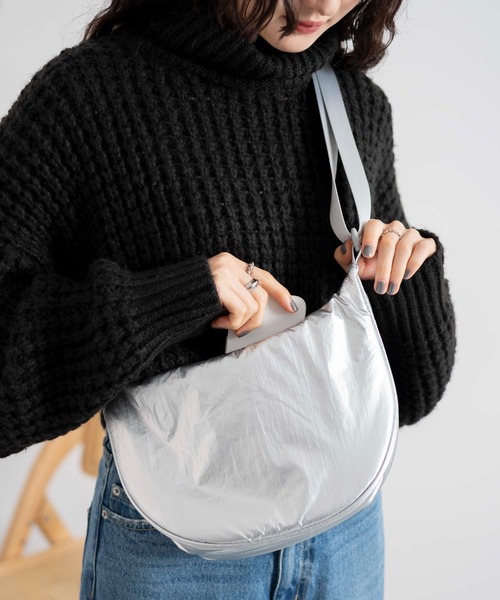 WEGO(ウィゴー)の「WEGO/カラーハーフムーンショルダー(ショルダーバッグ・レディース・ブラック/グレー/カーキ/ブルー/オフホワイト/ブラック系その他/シルバー/その他1/その他2/その他3・FREE)」の19枚目の写真