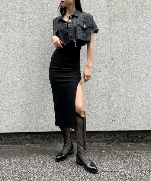 LVEU.(ラブユ.)の「【LVEU.】ショートダメージデニムベスト / トップス アウター デニム ベスト 半袖 ノースリーブ ショート クロップド ダメージ ヴィンテージ 色落ち ブラック(ベスト・レディース・ブラック・FREE)」の2枚目の写真
