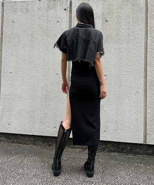 LVEU.(ラブユ.)の「【LVEU.】ショートダメージデニムベスト / トップス アウター デニム ベスト 半袖 ノースリーブ ショート クロップド ダメージ ヴィンテージ 色落ち ブラック(ベスト・レディース・ブラック・FREE)」の6枚目の写真