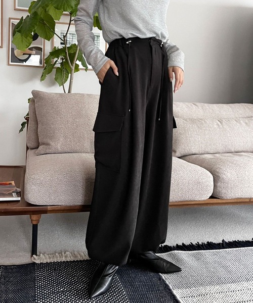 LOWRYS FARM（ローリーズファーム）の「ドロストサイドポケットパンツ　978209（カーゴパンツ・レディース・パープル/アイボリー/チャコールグレー/ブラック・FREE）」の3枚目の写真