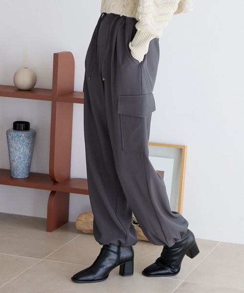 LOWRYS FARM（ローリーズファーム）の「ドロストサイドポケットパンツ　978209（カーゴパンツ・レディース・パープル/アイボリー/チャコールグレー/ブラック・FREE）」の17枚目の写真