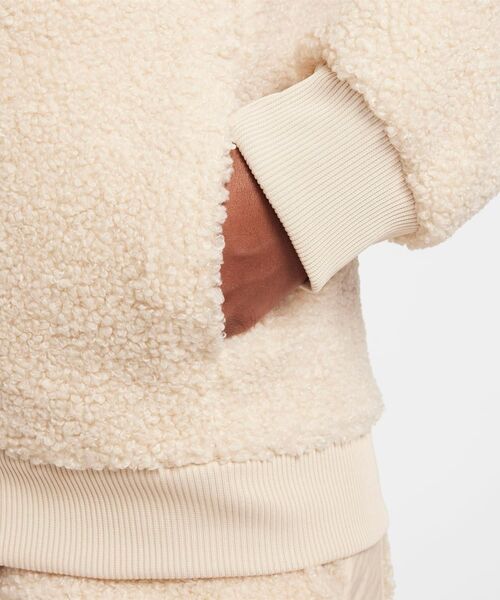 NIKE（ナイキ）の「《セットアップ対応商品》ナイキ スポーツウェア クラブ フリース ジュニア フルジップ ウィンタライズド パーカー / Nike Sportswear Club Fleece Big Kids' Full-Zip Winterized Hoodie＜130-170cm展開＞（パーカー・キッズ・カーキオリーブ/パープル系その他2/ブラック/ブラウン系その他2・150/130/140/160/170）」の13枚目の写真