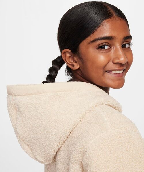 NIKE（ナイキ）の「《セットアップ対応商品》ナイキ スポーツウェア クラブ フリース ジュニア フルジップ ウィンタライズド パーカー / Nike Sportswear Club Fleece Big Kids' Full-Zip Winterized Hoodie＜130-170cm展開＞（パーカー・キッズ・カーキオリーブ/パープル系その他2/ブラック/ブラウン系その他2・150/130/140/160/170）」の14枚目の写真