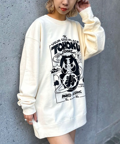 CIAOPANIC（チャオパニック）の「【仙台パルコ×CIAOPANIC ×グラフィックデザイナー吉田雅崇】グラフィックスウェット（スウェット・レディース・ブルー/グレー/チャコールグレー/ホワイト/ピンク/レッド/カーキ/サンドベージュ/イエロー/オレンジ/ブルー系その他・FREE）」の2枚目の写真