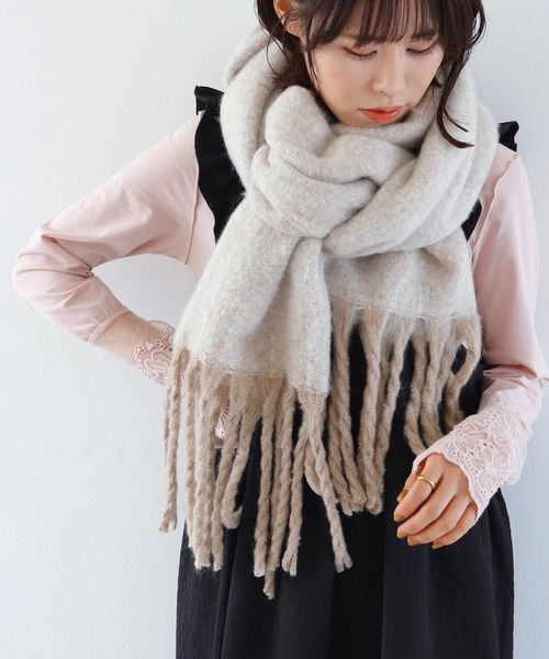 Crisp（クリスプ）の「ボリュームフリンジマフラー（マフラー・レディース・ピンク/グリーン/ブルー/アイボリー/ブラウン・FREE）」の17枚目の写真