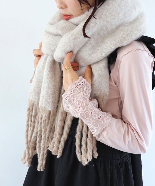 Crisp（クリスプ）の「ボリュームフリンジマフラー（マフラー・レディース・ピンク/グリーン/ブルー/アイボリー/ブラウン・FREE）」の19枚目の写真